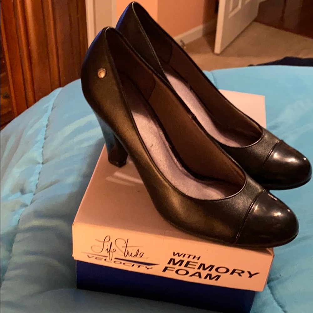 Women Velocity Life Stride Heels in original box